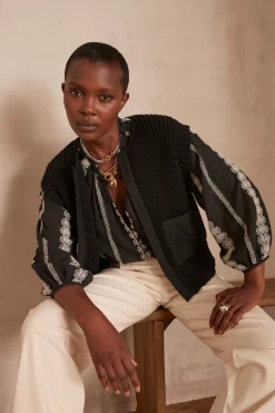Maison 123 Gilets Courts|Gilets Sans Manches>Gilet sans manches LAURENA Produit labellisé We Care mettant en avant l'utilisation de matières plus responsables et la valorisation de la production locale NOIR