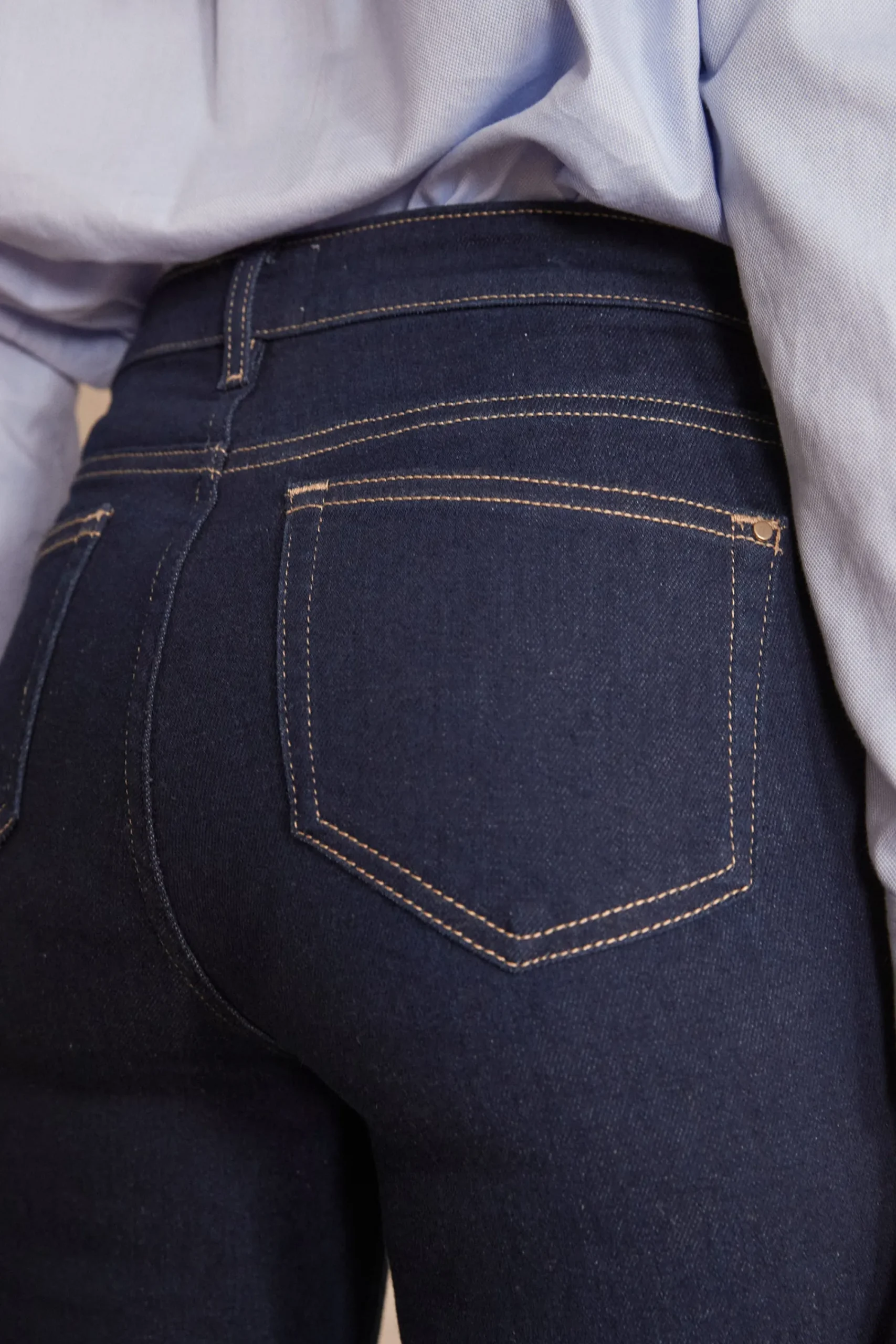 Maison 123 Jeans We Care|Jeans Droits>Jean SONIA Produit labellisé We Care mettant en avant l'utilisation de matières plus responsables et la valorisation de la production locale CELADON