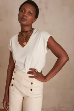Maison 123 T-Shirts Col V|T-Shirts Blancs>T-shirt en coton DOLCE Produit labellisé We Care mettant en avant l'utilisation de matières plus responsables et la valorisation de la production locale CREME